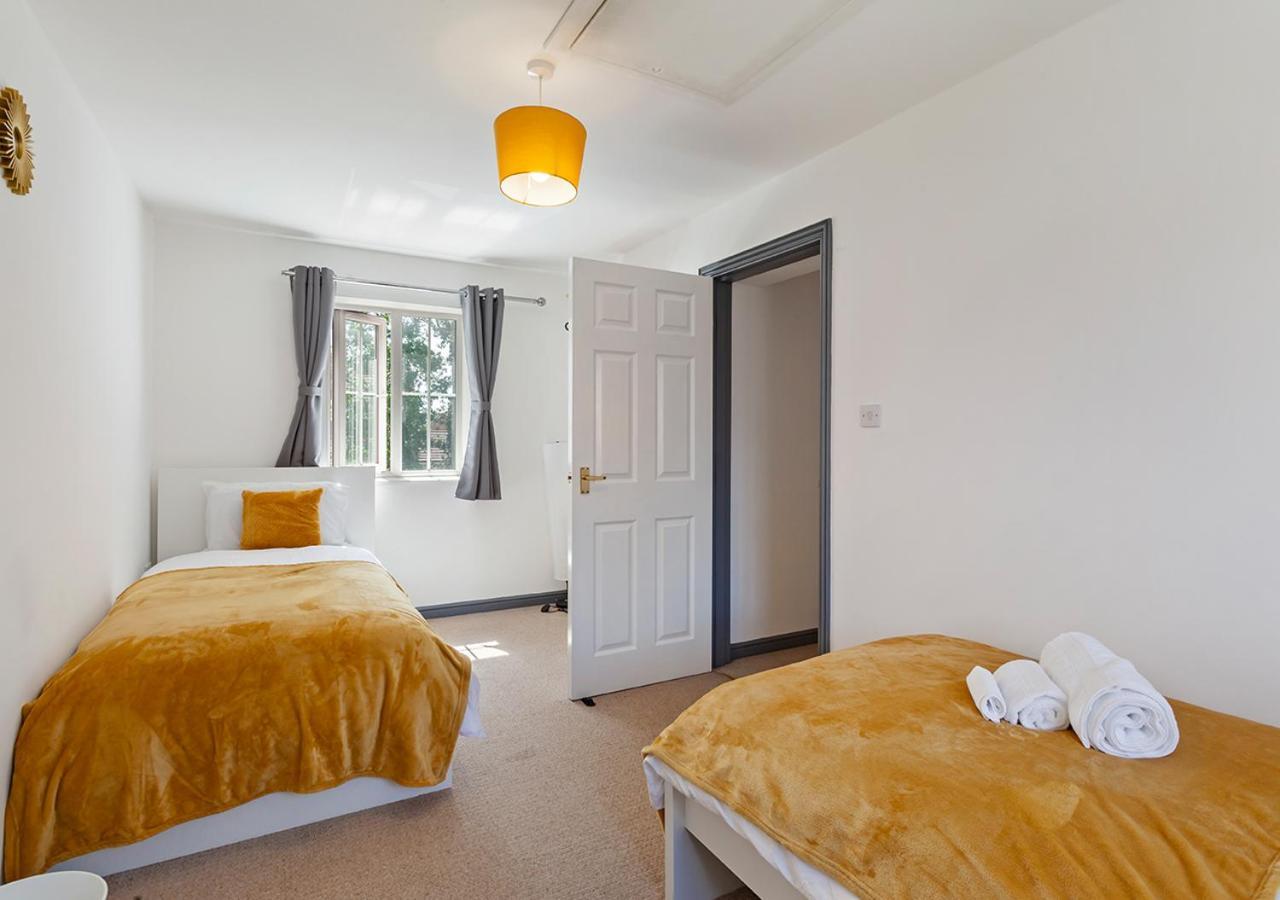 Stay Near Airport & Nec, The Leyburn Birmingham Exterior foto