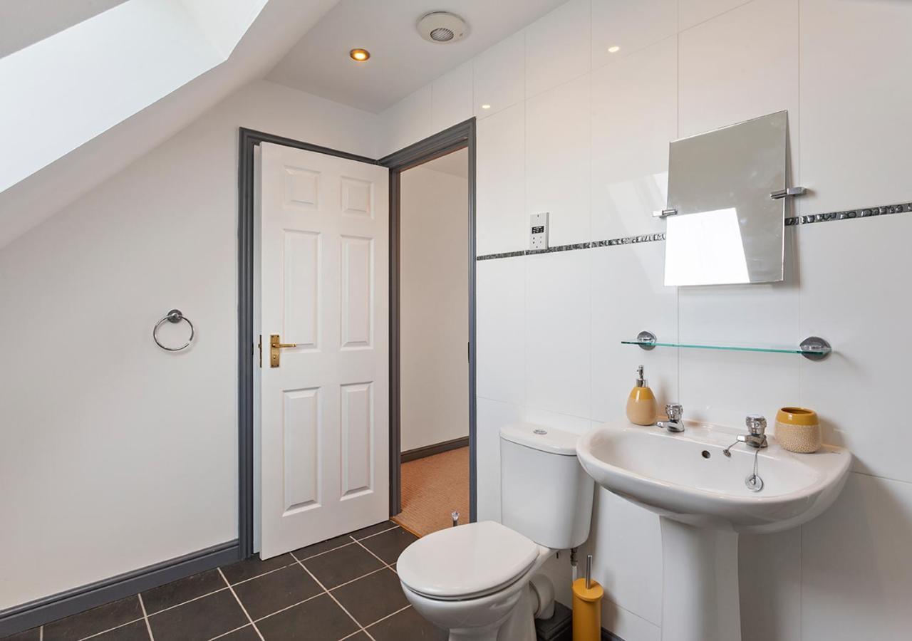Stay Near Airport & Nec, The Leyburn Birmingham Exterior foto